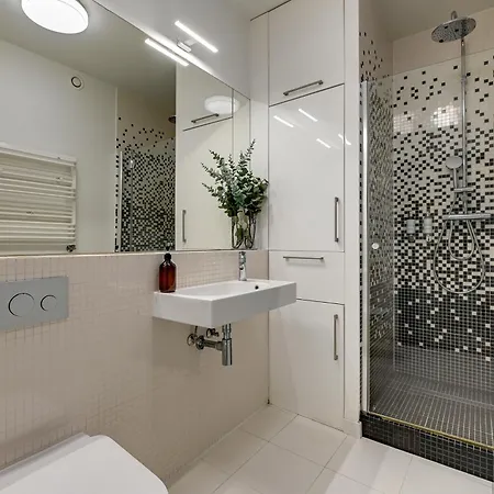 Waterlane Riverside - Spa, Pool, Gym & Parking By Downtown 4* Gdańsk
