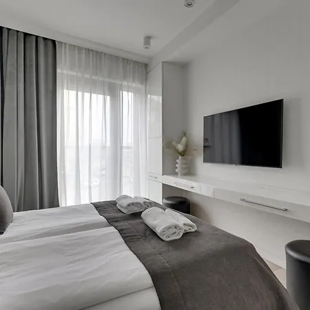 Waterlane Riverside - Spa, Pool, Gym & Parking By Downtown Lägenhet