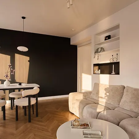 Waterlane Riverside - Spa, Pool, Gym & Parking By Downtown Lägenhetshotell
