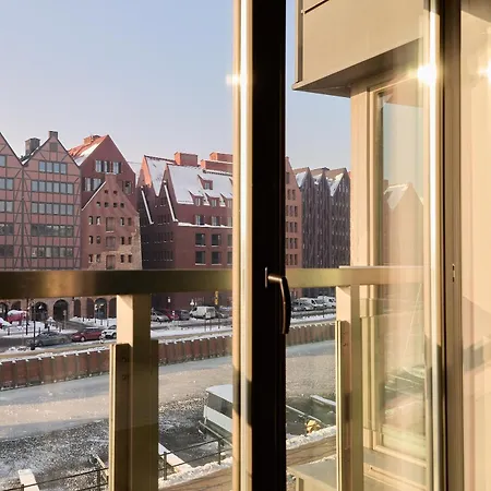Lägenhetshotell Waterlane Riverside - Spa, Pool, Gym & Parking By Downtown 4*