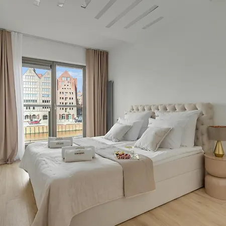 Waterlane Riverside - Spa, Pool, Gym & Parking By Downtown Lägenhetshotell