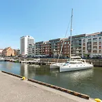 Waterlane Riverside - Spa, Pool, Gym & Parking By Downtown Aparthotel