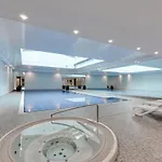 Waterlane Riverside - Spa, Pool, Gym & Parking By Downtown Aparthotel 4*