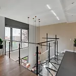 Aparthotel Waterlane Riverside - Spa, Pool, Gym & Parking By Downtown