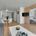 Aparthotel Waterlane Riverside - Spa, Pool, Gym & Parking By Downtown Danzig