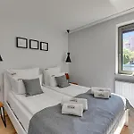 Aparthotel Waterlane Riverside - Spa, Pool, Gym & Parking By Downtown Gdaňsk