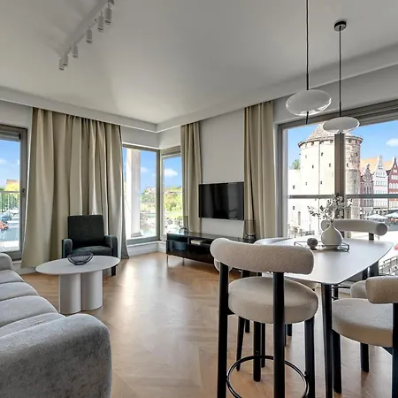 公寓式酒店 Waterlane Riverside - Spa, Pool, Gym & Parking By Downtown 格但斯克