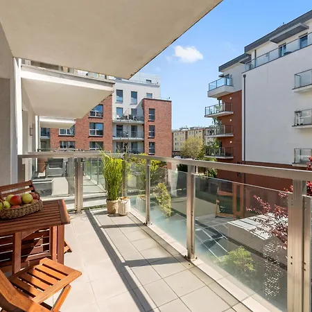 Waterlane Riverside - Spa, Pool, Gym & Parking By Downtown Apart Otel 4*