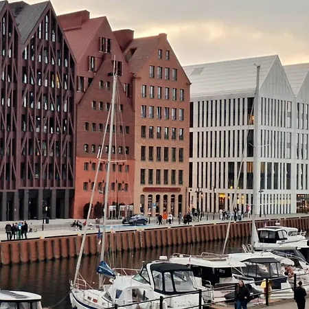 公寓式酒店 Waterlane Riverside - Spa, Pool, Gym & Parking By Downtown 格但斯克