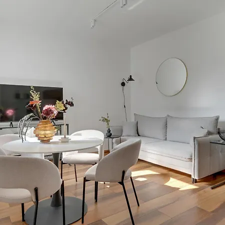 Waterlane Riverside - Spa, Pool, Gym & Parking By Downtown 公寓式酒店 4*