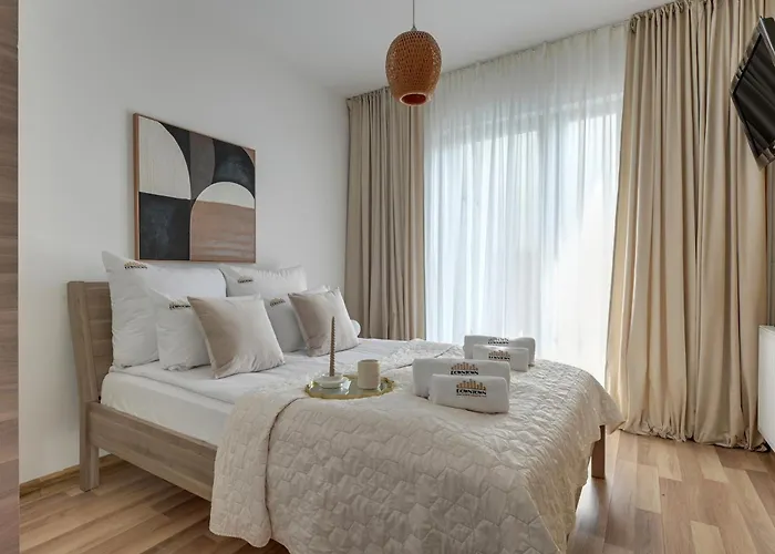 Waterlane Riverside - Spa, Pool, Gym & Parking By Downtown Lägenhetshotell 4*