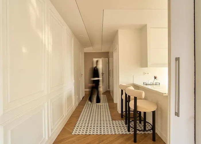 Appart hôtel Waterlane Riverside - Spa, Pool, Gym & Parking By Downtown 4*